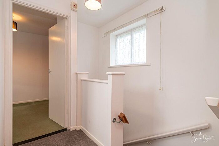 2 Bedroom End Of Terrace House For Sale In Jeals Lane, Sandown, PO36