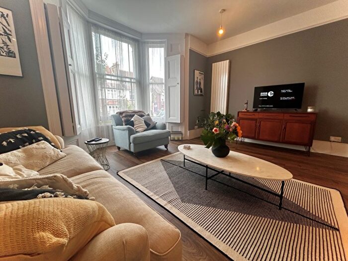 1 Bedroom Flat To Rent In Belmont Road, Wallington, SM6