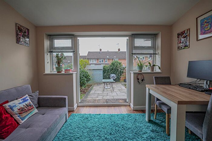 3 Bedroom Terraced House For Sale In Pescot Hill, Hemel Hempstead, HP1