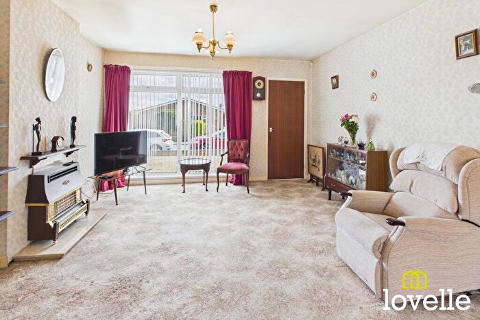 2 Bedroom Bungalow For Sale In Canada Drive, Cottingham, East Riding Of Yorkshire, HU16