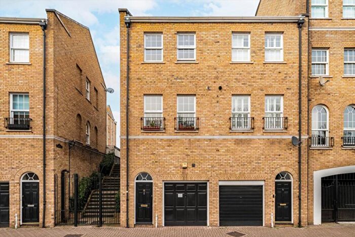 3 Bedroom House For Sale In Rotherhithe Street, Rotherhithe, SE16