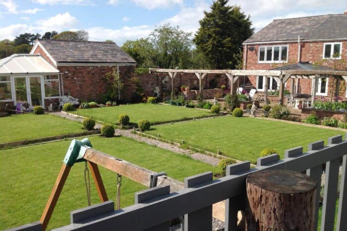 5 Bedroom Detached House For Sale In Thornton Common Road, CH63