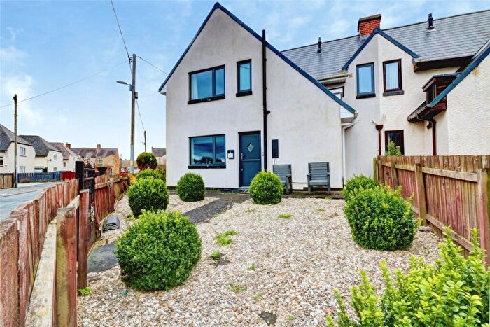 3 Bedroom Semi Detached House For Sale In The Crescent, Consett, County Durham, DH8