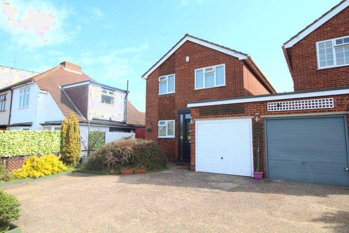 3 Bedroom Link Detached House To Rent In St. Vincents Road Dartford, DA1