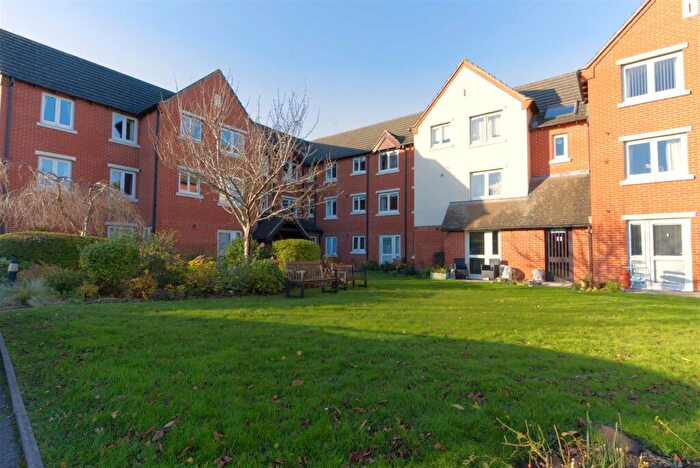 1 Bedroom Apartment For Sale In Curie Close, Rugby, CV21