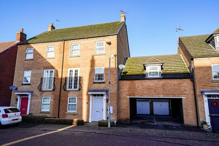 4 Bedroom Town House For Sale In Lady Jane Walk, Scraptoft, Leicestershire, LE7