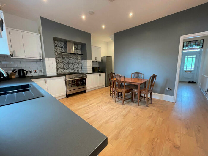 4 Bedroom Terraced House To Rent In Mitford Road, Leeds, LS12