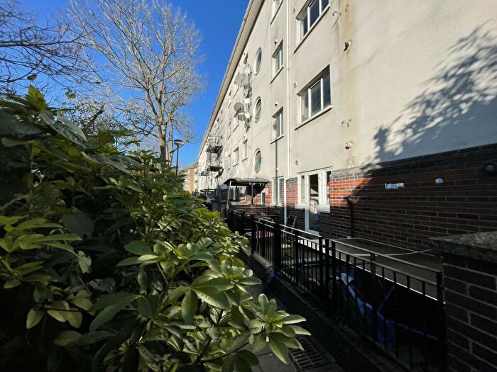 2 Bedroom Apartment To Rent In Elsinore House, Denmark Road, Camberwell, London, SE5