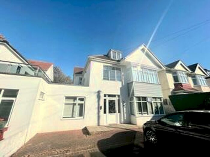 2 Bedroom Apartment To Rent In Southbourne, BH6