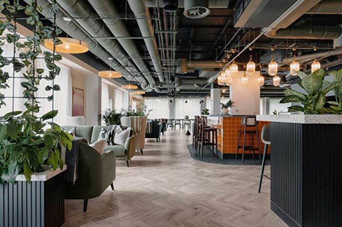 2 Bedroom Apartment To Rent In Loudon's Yard, Inkwell Place Birmingham, B16