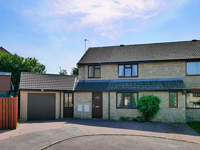 3 Bedroom Semi-Detached House To Rent In Elmer Close, Malmesbury, SN16