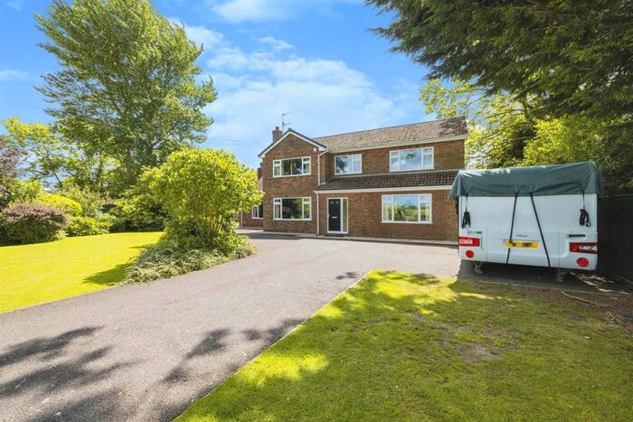 5 Bedroom Detached House For Sale In Beesby Road, Markby, Alford, LN13