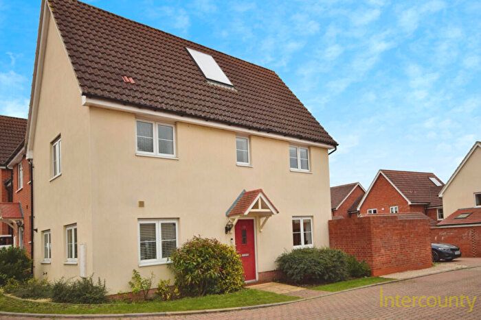 3 Bedroom Semi-Detached House For Sale In Howland Close, Saffron Walden, Essex, CB10