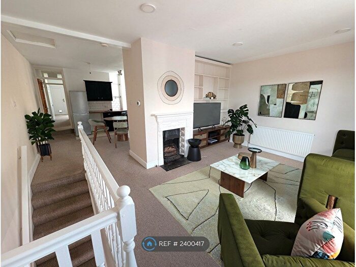 2 Bedroom Flat To Rent In Crescent Road, Brighton, BN2