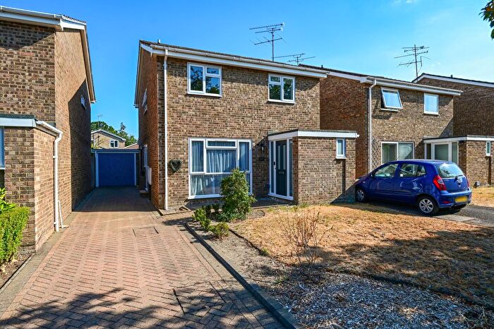4 Bedroom Detached House For Sale In Globe Farm Lane, Blackwater, Camberley, GU17
