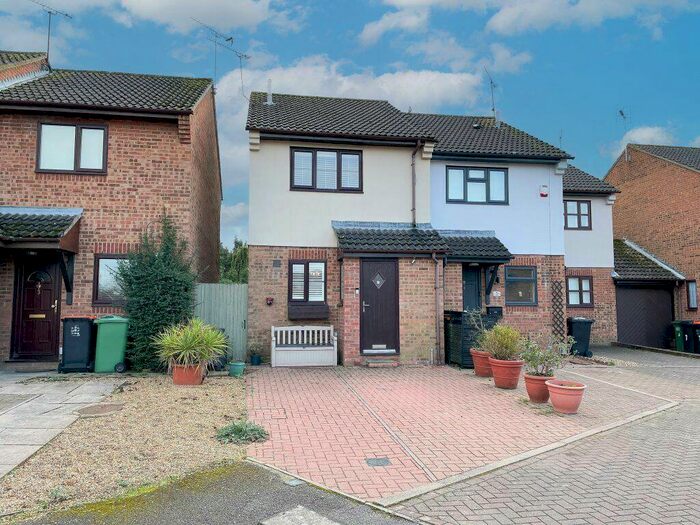 2 Bedroom House To Rent In Millstream Way, Leighton Buzzard, LU7