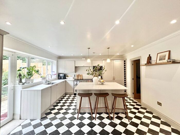 5 Bedroom Detached House To Rent In Talbrook, Brentwood, CM14