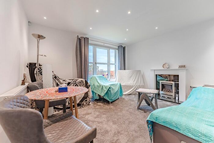 1 Bedroom Flat For Sale In Keystone Avenue, Milngavie, East Dunbartonshire, G62