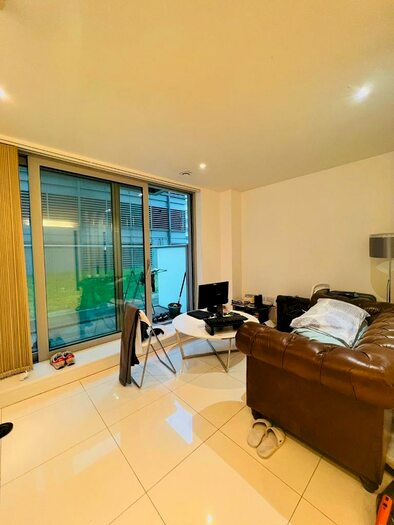 Studio To Rent In Pan Peninsula, South Quay, Canary Wharf, London, E14