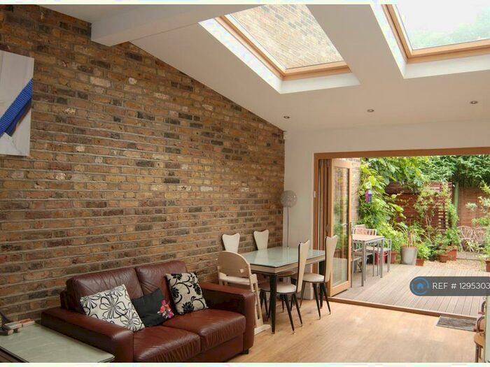 1 Bedroom Flat To Rent In Martineau Road, Highbury, London, N5