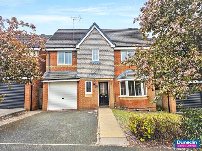 4 Bedroom Detached House For Sale In Sedgebourne Way, Northfield, Birmingham, B31