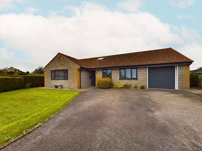 4 Bedroom Bungalow For Sale In Hawthorne Close, High Ham, TA10