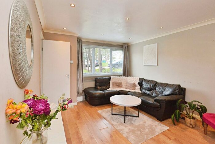 3 Bedroom Terraced House For Sale In Broadlands, Netherfield, Milton Keynes, Buckinghamshire, MK6