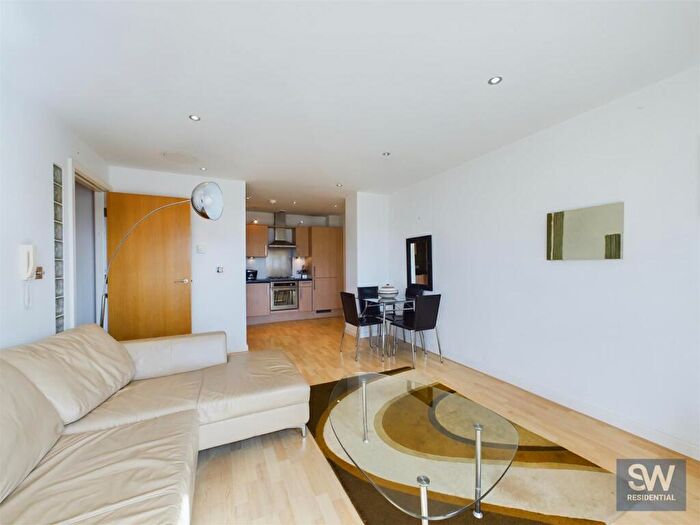 2 Bedroom Apartment To Rent In Balmoral Place, Brewery Wharf, LS10