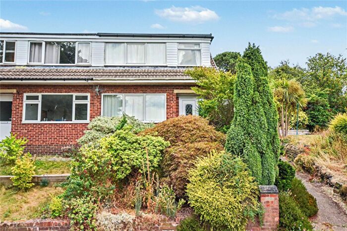 3 Bedroom Bungalow For Sale In Harthill Close, Gildersome, Morley, Leeds, LS27