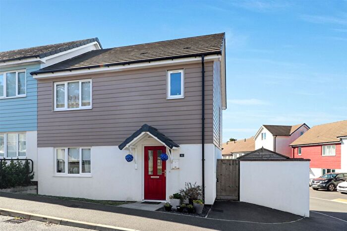 3 Bedroom Semi-detached House For Sale In Pridham Place, Bideford, Devon, EX39
