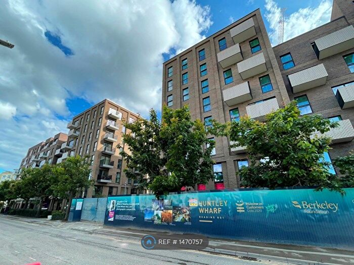 2 Bedroom Flat To Rent In Joseph Huntley Walk, Reading, RG1