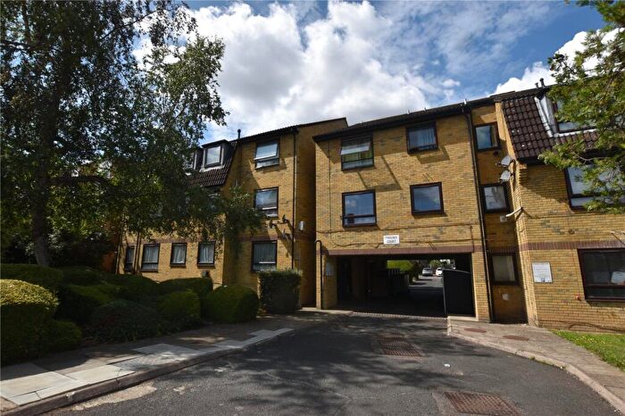 2 Bedroom Apartment To Rent In Howard Road, London, SE25