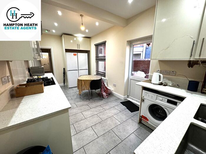 Terraced House To Rent In Norris Road, Reading, RG6