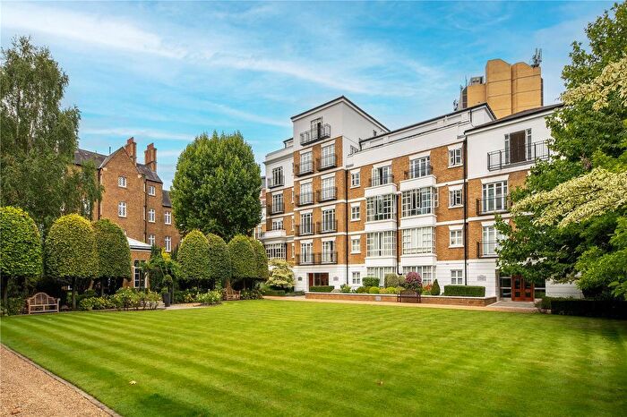 2 Bedroom Flat For Sale In Maple Lodge, Abbots Walk, Kensington Green, London, W8