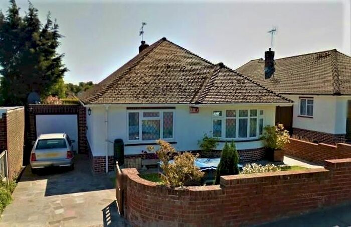 3 Bedroom Detached Bungalow To Rent In Harmsworth Gardens, Broadstairs, CT10