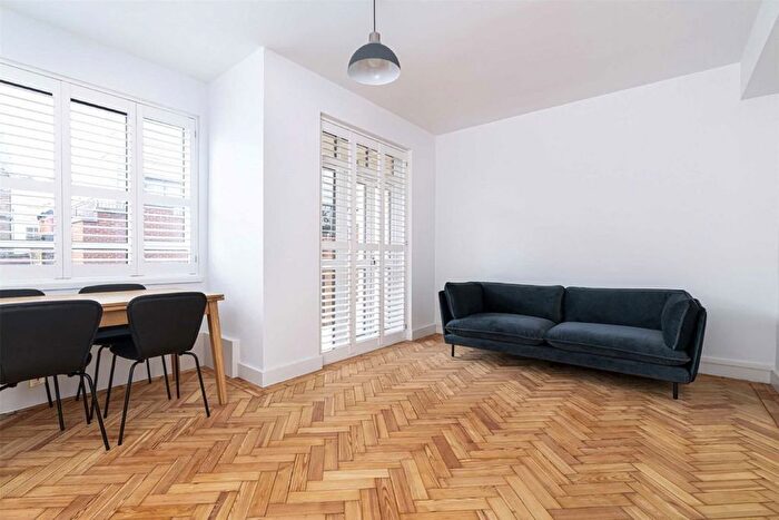 2 Bedroom Flat To Rent In Old Gloucester Street, London, WC1N