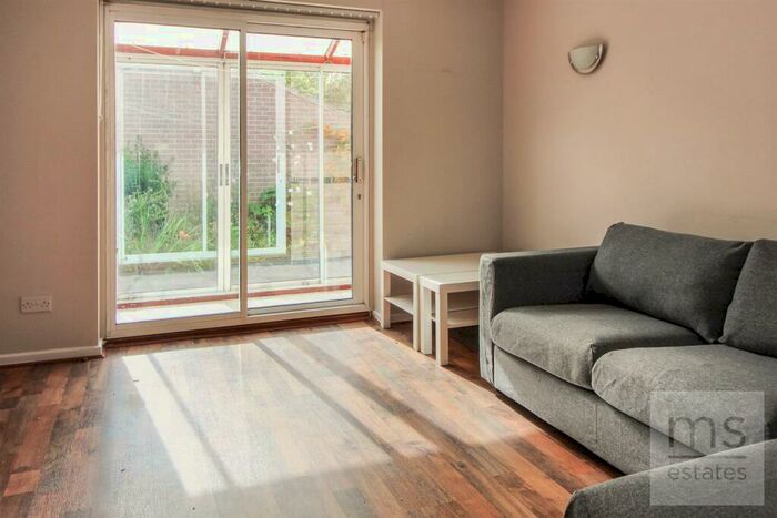 2 Bedroom Semi-Detached House To Rent In Lenton Manor, Nottingham, NG7