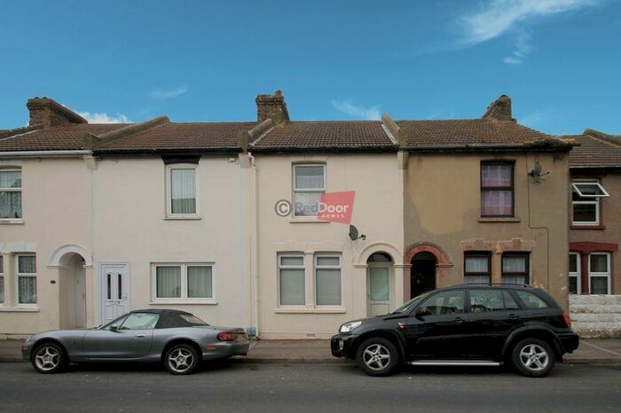 2 Bedroom Terraced House To Rent In Glencoe Road, Chatham, ME4