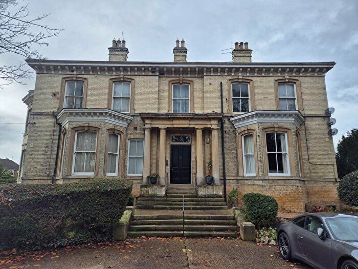 2 Bedroom Flat To Rent In Westlands Avenue, Grimsby, DN34