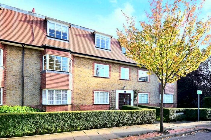 2 Bedroom Maisonette To Rent In Denison Close, London, N2