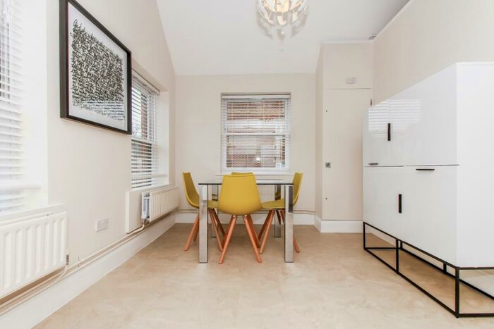 2 Bedroom Apartment To Rent In St Thomas Street, Oxford, OX1