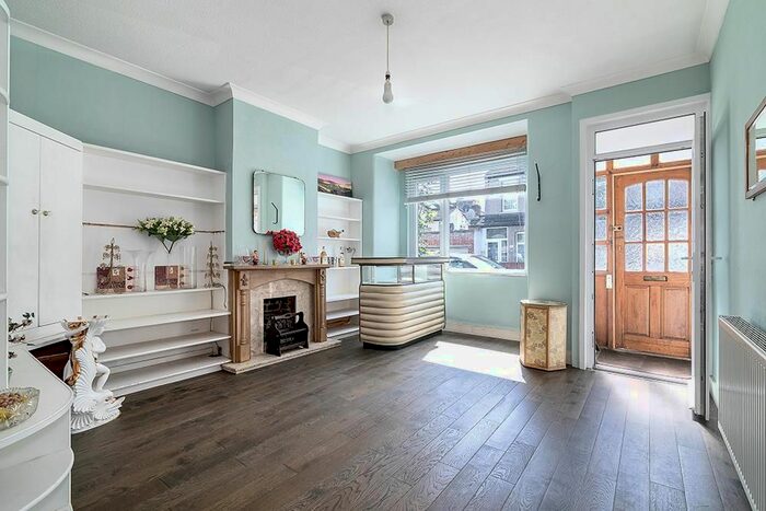 2 Bedroom Terraced House For Sale In North Avenue, London, N18
