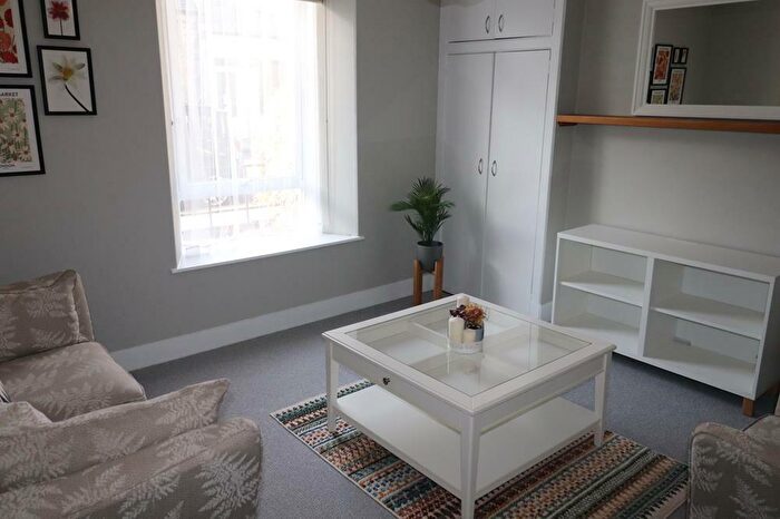 1 Bedroom Flat To Rent In Chattan Place, Ground Floor Left, AB10