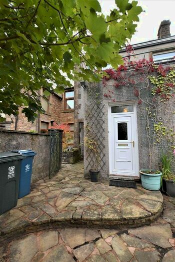 3 Bedroom Flat To Rent In Whalley Road, Sabden, Clitheroe, BB7