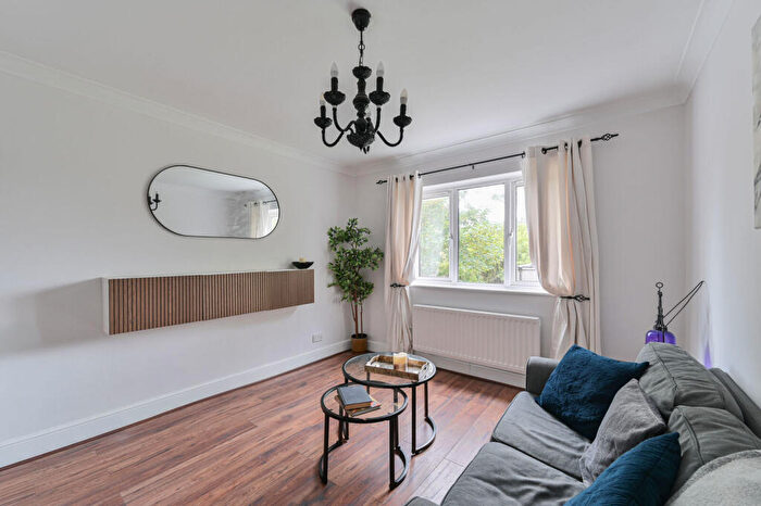 1 Bedroom Flat To Rent In Culverden Road, Bedford Hill, London, SW12