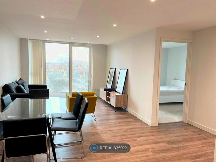 3 Bedroom Flat To Rent In Sandpiper Building, London, N4