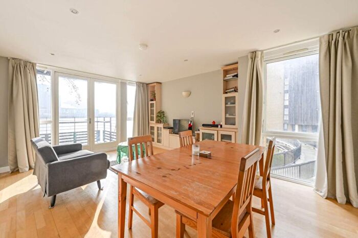 2 Bedroom Flat To Rent In Arran House, Canary Wharf, London, E14
