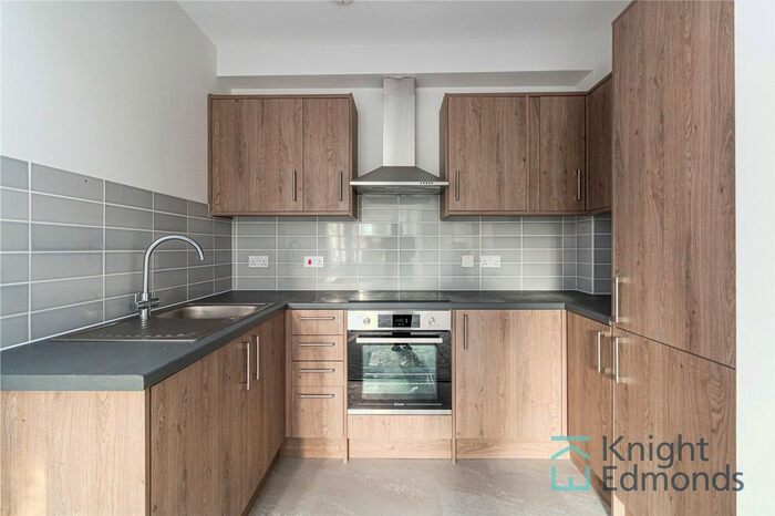 2 Bedroom Flat To Rent In Buckland Road, Maidstone, ME16