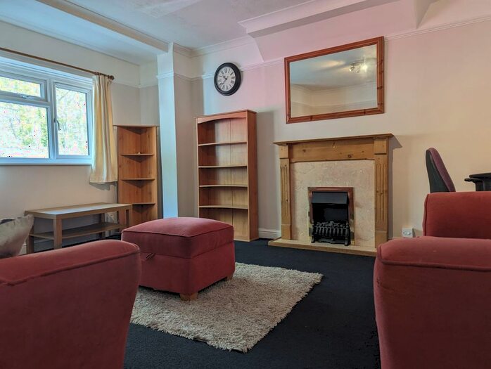 1 Bedroom Flat To Rent In Pound Street, Carshalton, Surrey, SM5