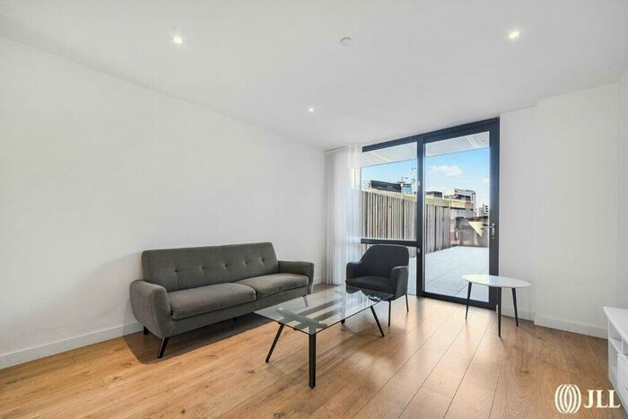 3 Bedroom Flat To Rent In Avenir House, London, E15